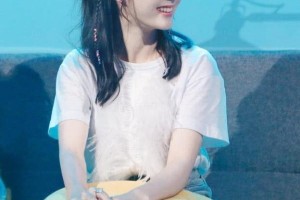 邢菲林一甜蜜合体 小时光CP穿搭默契十足