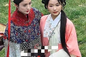 余茵娜扎同框引热议：网红转型演员的颜值与演技之争