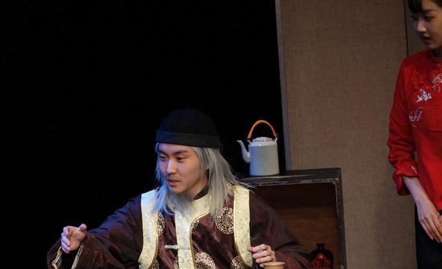马嘉祺在《原野》中扮演常五