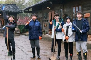 《向往的生活》张子枫赵露思章若楠明朗风穿搭与护肤秘诀