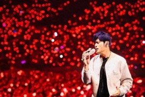 周杰伦演唱会引热议，周侯恋再成焦点