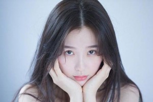 95后演员虞书欣家境揭秘：富二代身份与演艺事业