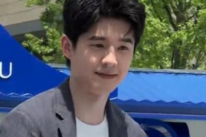 刘昊然成都活动谈美食：最爱苍蝇馆子