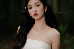 周也神颜魅力：娱乐圈独特漫画脸美女