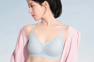 赵露思内衣写真展现多面魅力，清纯性感并存